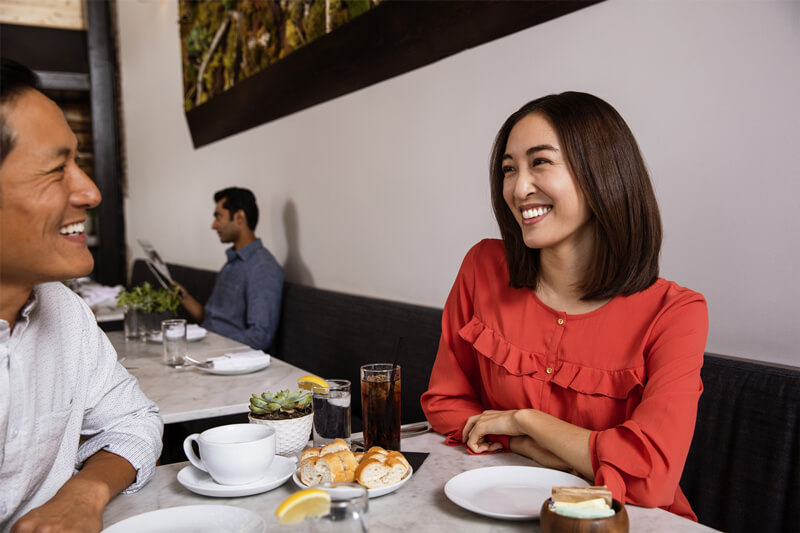 目立たない取外せる矯正装置